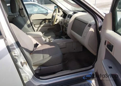 2009 Ford Escape Xlt from USA, damaged, VIN 1FMCU03719KC85850